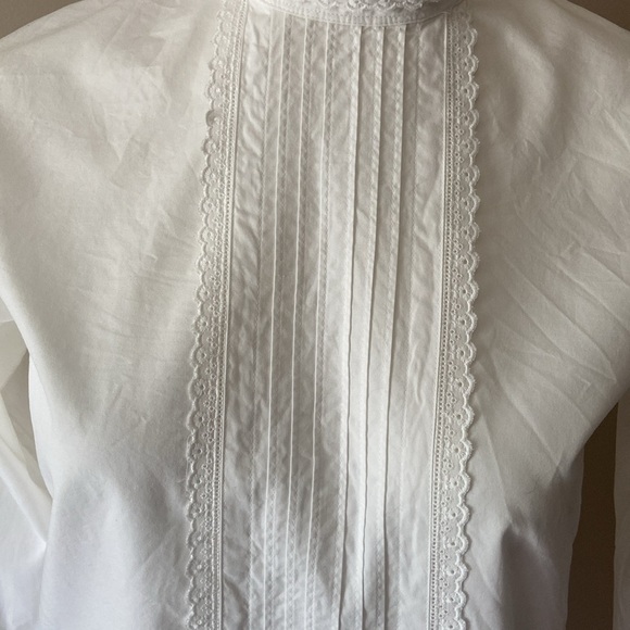 Vintage Charter Club Cream Lace Yoke Button Down Shirt Size 4 100% Cotton - Picture 7 of 8